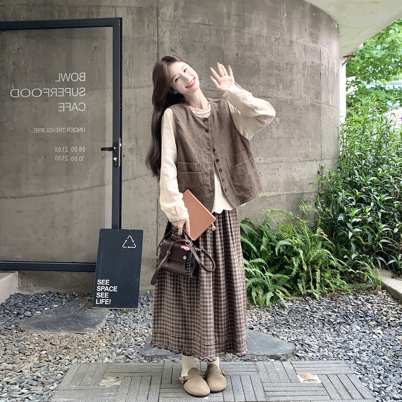 Forest-Style Maillard Artistic Fashion Set for Women, Autumn 2026 New Model, Vest, Base Shirt, Plaid Skirt Three-Piece Set Forest-Style Maillard Artistic Fashion Set for Women, Autumn 2026 New Model, Vest, Base Shirt, Plaid Skirt Three-Piece Set