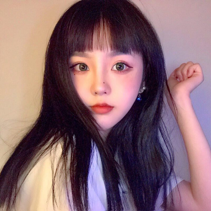 Net Red Wig Woman Black Air Long Straight Hair Lock Bone Knife Flat Black Cute Natural Embellishing Round Face Wig Sleeve