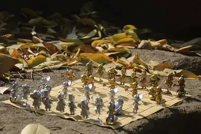 Fengyuantang new three-dimensional chess Chinese chess full set of traditional intellectual development ornaments resin to send leather chessboard