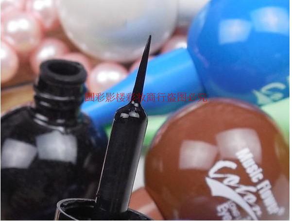 9,9 包邮 Lasting Zero Smudge 沁 Lollipop Color Eyeliner Waterproof Purple Blue Green Brown Soft Brush - Bút kẻ mắt kẻ mắt dearmay