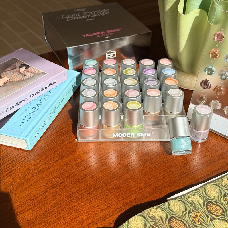 In Stock, Genuine Product with Free Shipping: Mel Color Light Particle Fantasy Series Flash Diamond Dyeing Liquid Crushed Diamond Burst Flash Set