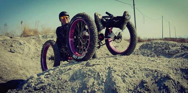 Big Camel Reclining Car 4×4 Aluminum Alloy Transformer Series 4WD Reclining Car