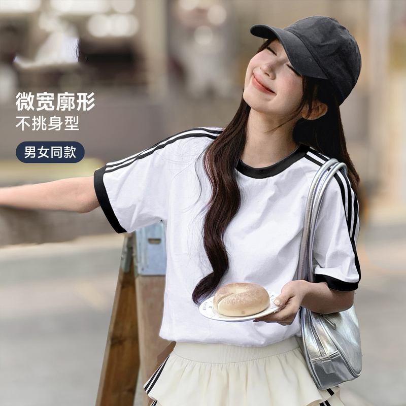 1:1 Replica Embroidered Sports Fashion Brand Three-Stripe Short-Sleeve T-Shirt for Women, Round Neck Casual Versatile Loose Couple's Top for Men 1:1 Replica Embroidered Sports Fashion Brand Three-Stripe Short-Sleeve T-Shirt for Women, Round Neck Casual Versatile Loose Couple's Top for Men