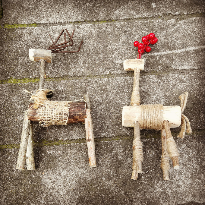 Deer Micro Landscape Home Decoration Log Handmade Deer Christmas Decorations Photo Props Bell Deer Red Fruits Deer Deer Red Fruits Deer Red Fruits Deer Red Fruits Deer Red Fruits Deer Red Fruits Deer Red Fruits Deer Red Fruits