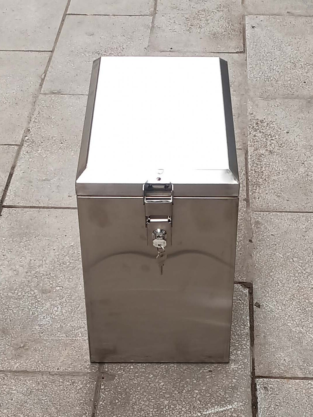 76 Electric car lithium battery box battery box backup box lithium battery box stainless steel box customized