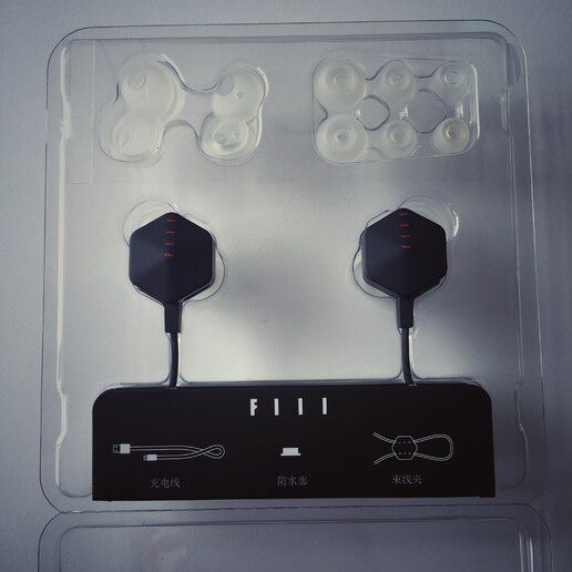 599元的蓝牙耳机就比299元的好吗？