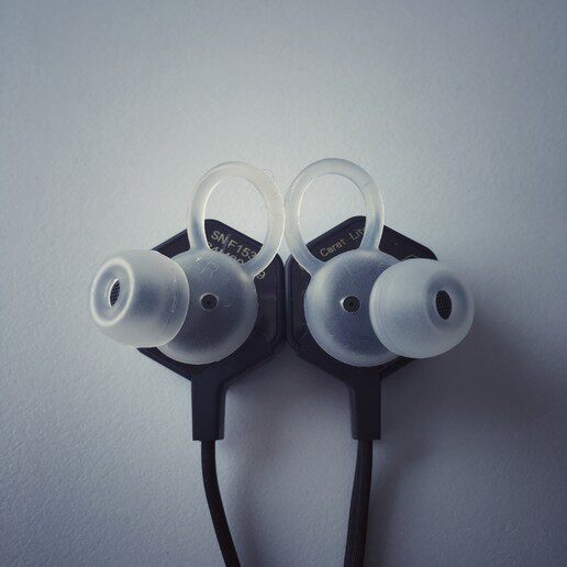 599元的蓝牙耳机就比299元的好吗？