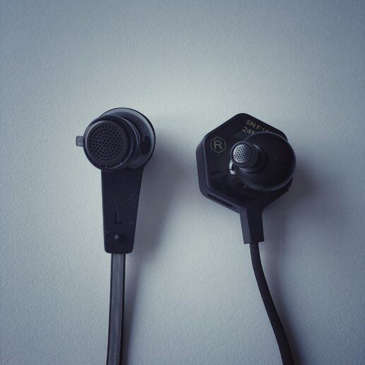 599元的蓝牙耳机就比299元的好吗？