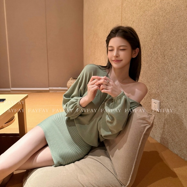 Fay【Matcha Frappé】Lantern Sleeve, Off-Shoulder, Casual, Slim-Fit, Long-Sleeve Knit Backless Dress
