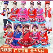 March Three Ethnic Wind Costume Children Perform to serve as Zhuang ethnic group Miao Yi ethnic Yao and Dong Tujia Wa perform