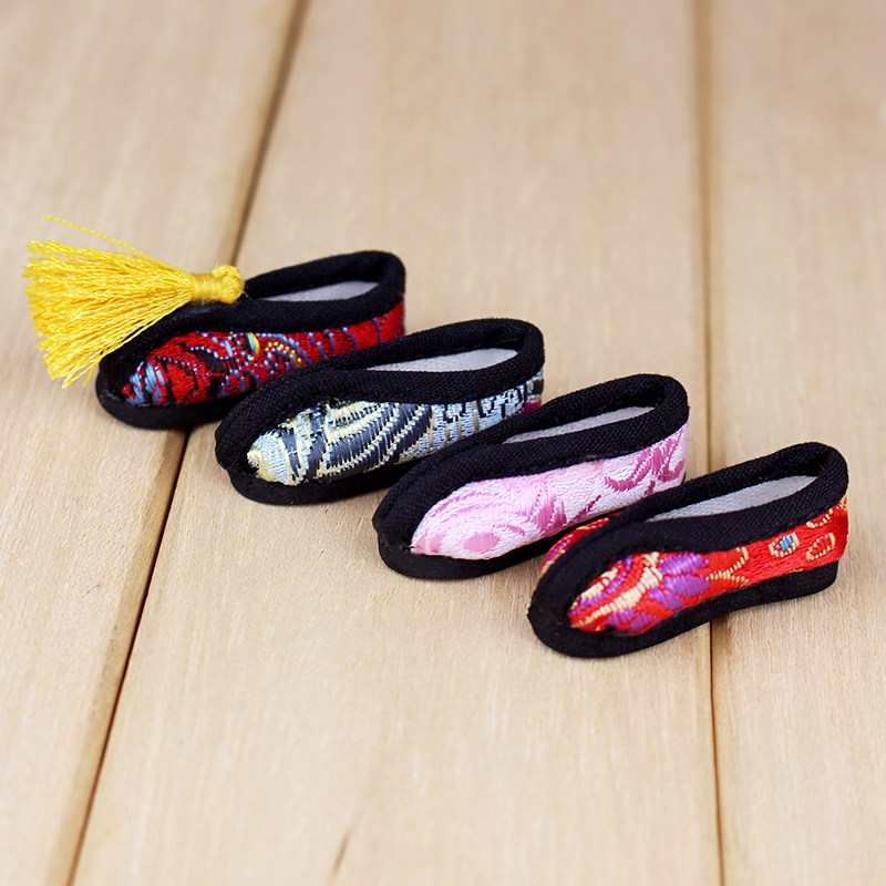 Antique Doll Shoes Antique BJD Doll Embroidered Shoes Quarter Doll Kids Xinyi Obitsu Doll Can Wear