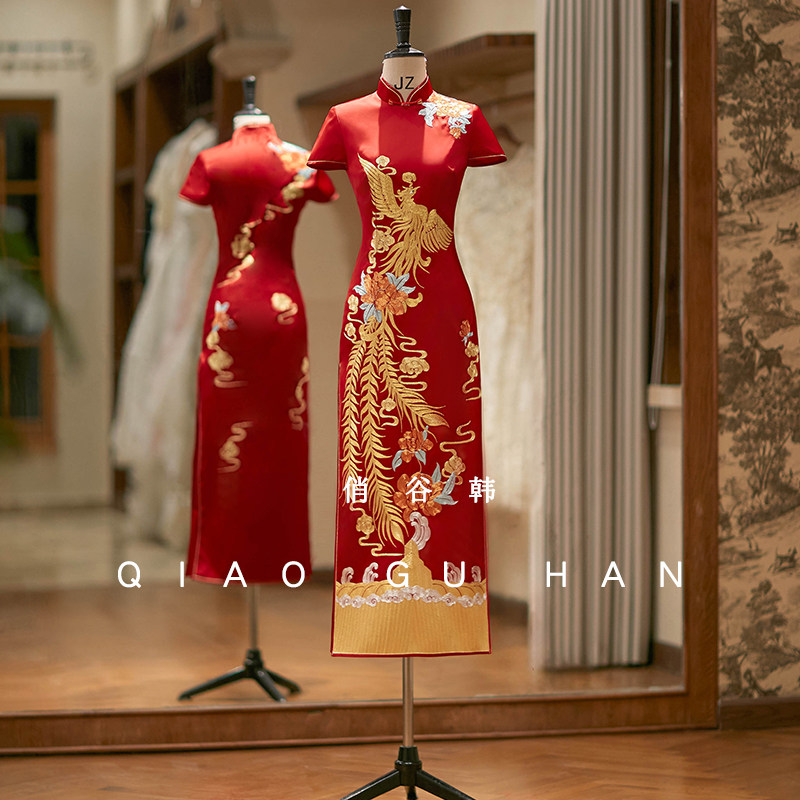 Cheongsam 2026 новое атласное платье высокого класса с атмосферой, высококачественное маленькое весенне-летнее новое китайское платье для помолвки
