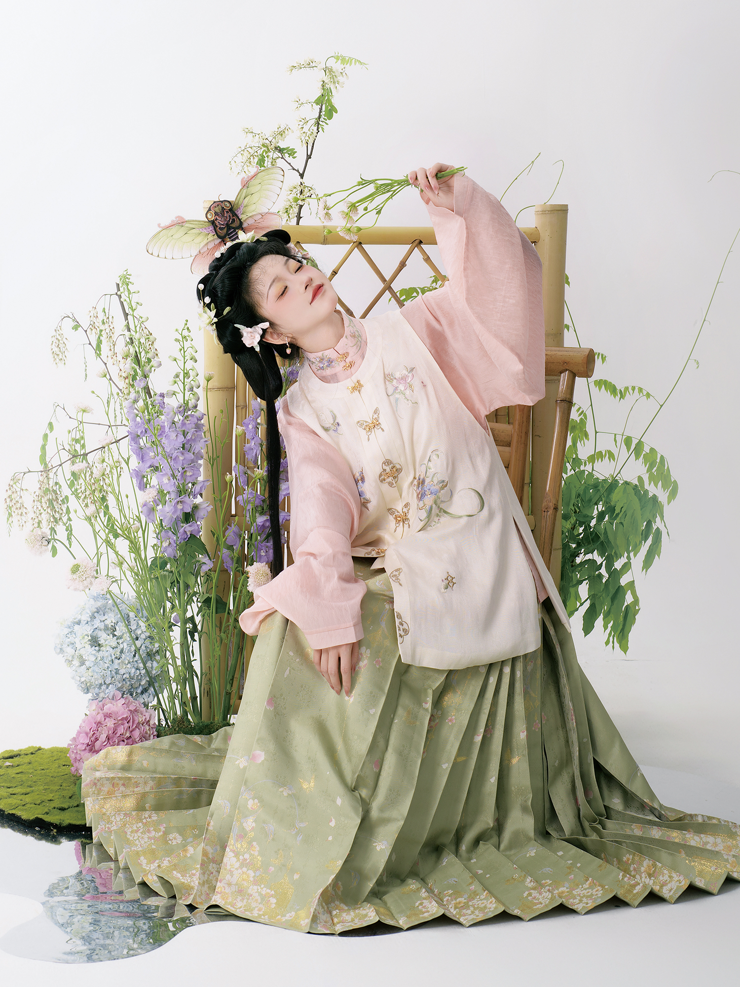 ハイビスカススズラン万袖明宋オリジナルラウンドネックブロークンショルダーショートベスト明漢服模造花羅刺繍春夏秋