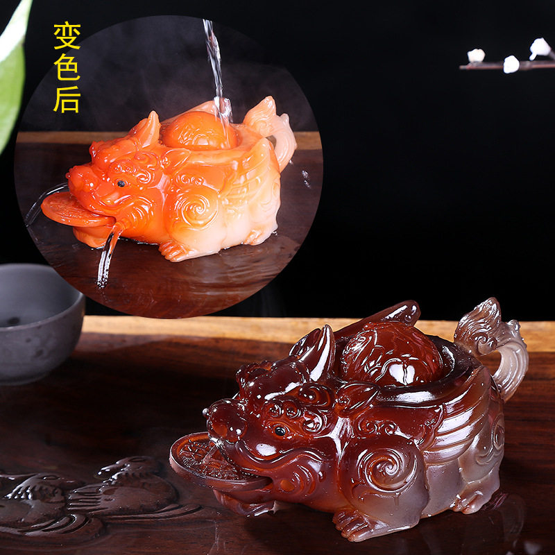 Chameleon tea favorites Creativity Finance Rolling Resin Tea Set Accessories Kung Fu Water Spray Purple Sand Pendulum can be raised