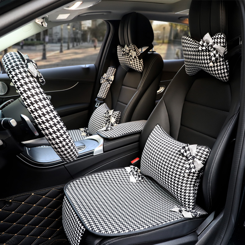 千鳥格子の車のシートベルトの肩カバー、女性用ハンドブレーキカバー、ギアハンドルカバー、アームレストパッド保護カバー、かわいいバックミラーカバー