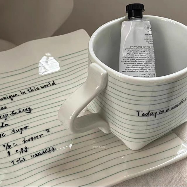 ins Irregular Vintage Ceramic Plate with Hand-Painted English Text, High Aesthetic Value, Suitable for Drinking Water, Milk, Cereal, Breakfast, Creative Water Cup