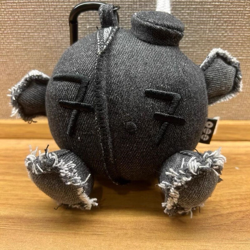 Bts Black Bomb Plush Keychain, Official Replica of the Stove Keychain Pendant Bts Black Bomb Plush Keychain, Official Replica of the Stove Keychain Pendant