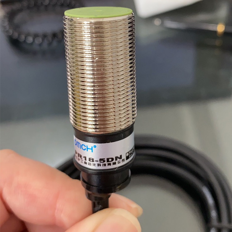 Shanghai industrial proximity switch sensor PR18-8DNP three-line DC NPN PNP often open PR18-5DNP