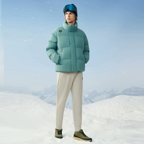 Короткий пуховик подходит для мужчин и женщин