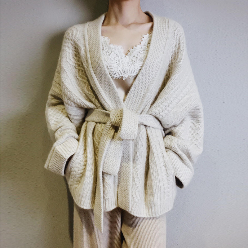 Knitted cardigan women's autumn and winter French retro lace top loose lazy twist twist sweater thickened temperament jacket