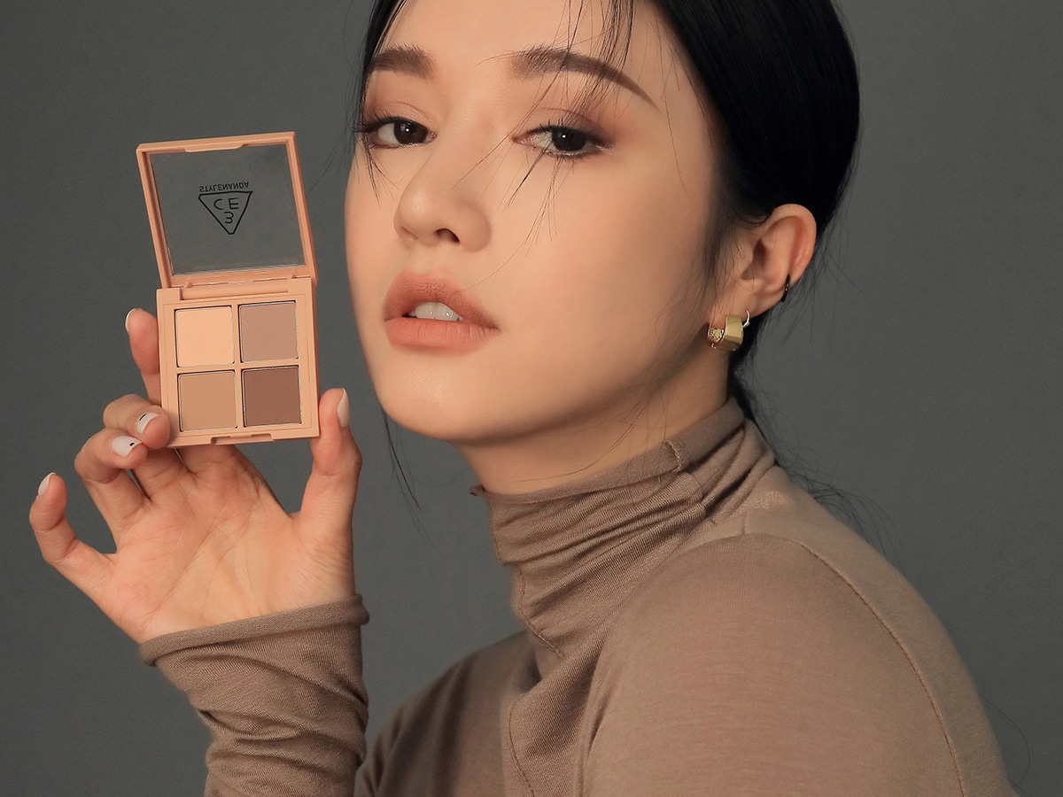 New product release▲Korea 3CE four-color eyeshadow palette new color full matte pearlescent sequins #flat call