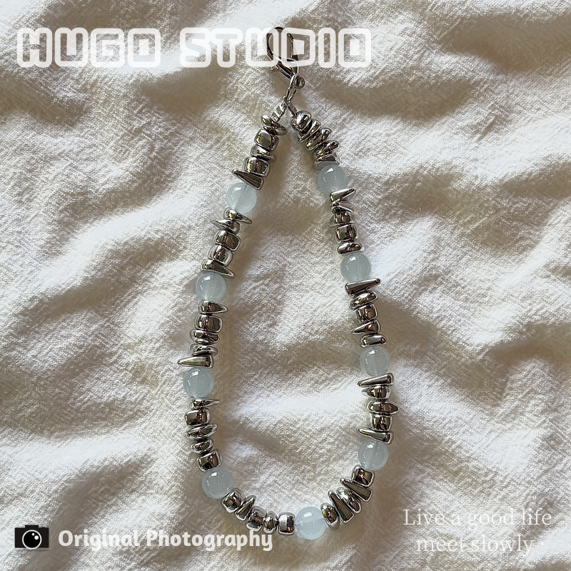 HUGO's minimalist Y2K metallic beaded phone charm, bag pendant, keychain, and phone strap (similar to those on Xiaohongshu).