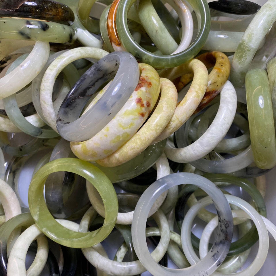 Direct sales of pure natural jade bracelets from the place of origin