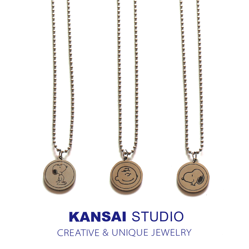 KANSAI homemade round card cute Snoopy Charlie pendant necklace Earth cool Bundy ins couple sweater chain