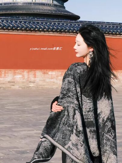 Northwest Xinjiang Yunnan photo shoot summer shawl female Western Sichuan travel exotic style cloak Tibet Lhasa wear cloak