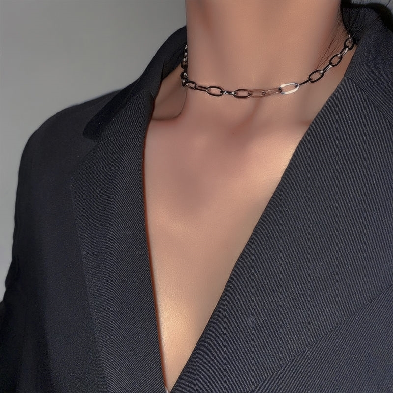 Lock Bone Chain Male Abstinence Innet Red Neck Necklace Metal Necklace Handsome Cold Light Wind Hollowed-out Chain Lock Bone Chain Collar Tide