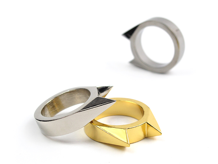 Promotional cat ear ring buckle outdoor men and women self-defense anti-wolf ring weapon finger buckle window breaker EDC equipment