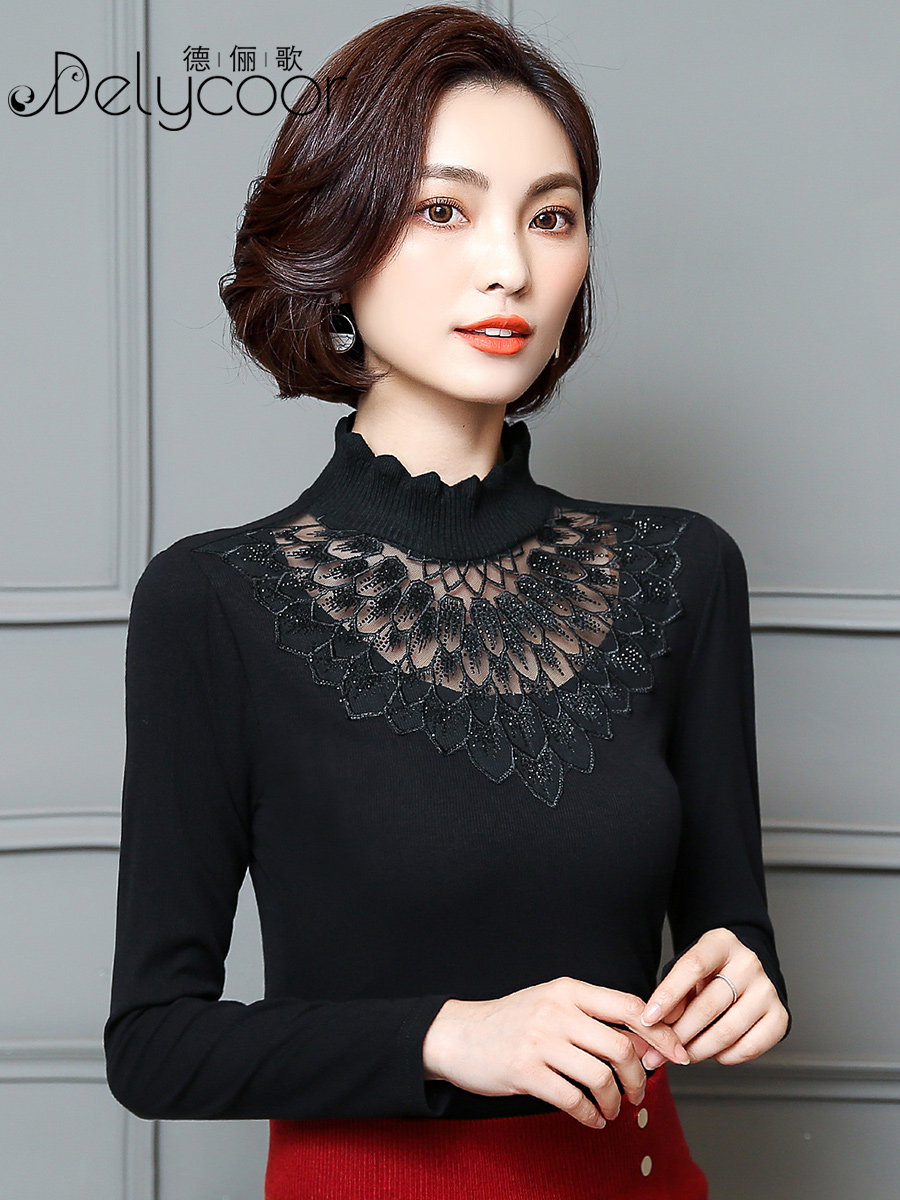 High-neck base shirt women's long-sleeved autumn and winter thin section 2021 new black lace T-shirt Western style with hollow top