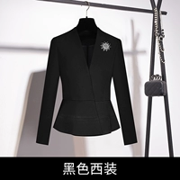 Черный костюм