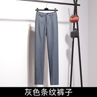 Серые полосатые штаны