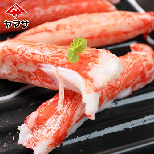 Импортированные крабовые мясные палочки ямаса в Японии, когда вкусовая палочка с крабами.