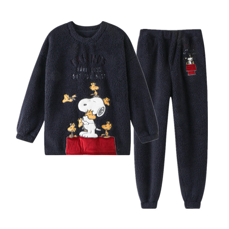 Spanish Genuine Snoopy Pajama Set, Lamb Fleece Cartoon Cute Pajamas, Christmas and New Year Home Wear Set Spanish Genuine Snoopy Pajama Set, Lamb Fleece Cartoon Cute Pajamas, Christmas and New Year Home Wear Set