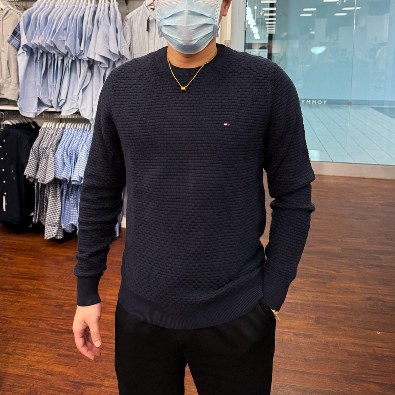 26 Autumn/Winter New Tommy Hilfiger Men's Casual Versatile Waffle Knit Crew Neck Pullover Sweater Thickened 26 Autumn/Winter New Tommy Hilfiger Men's Casual Versatile Waffle Knit Crew Neck Pullover Sweater Thickened