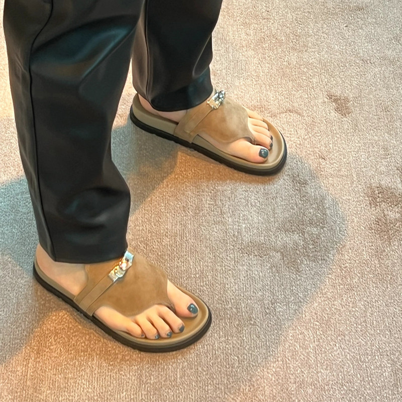 H's second uncle flip-flops flip-flops leather casual outer wear sandals clip-foot niche sexy 2022 summer sandals