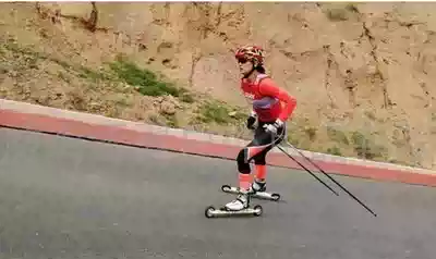 Cross-country skis land cross-country skiing dry land cross-country pulley traditional cross-country skiing roller skating