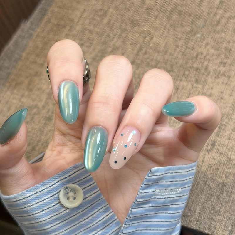 2026 New Style Lake Blue Cat Eye Handmade Wearable Nails Nude Color Gradient Beauty Medium Oval Shape Brightening New Fake Nail Tips 2026 New Style Lake Blue Cat Eye Handmade Wearable Nails Nude Color Gradient Beauty Medium Oval Shape Brightening New Fake Nail Tips
