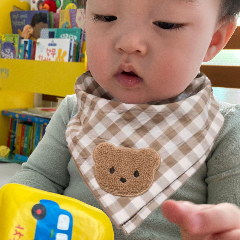 Han edition in wind bear baby square scarf around the neck of male and female baby cotton warm decoration in autumn and winter