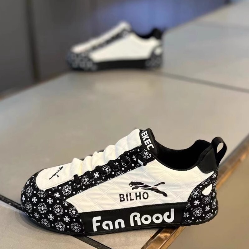 Fashion Trend! 2026 Autumn and Winter Men's Slip-On Classic Printed Casual Shoes Korean Style Fashion Sneakers