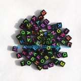 Аксессуар, детские аксессуары, акриловый браслет из бисера ручной работы, бусины с буквами, раннее развитие, английские буквы