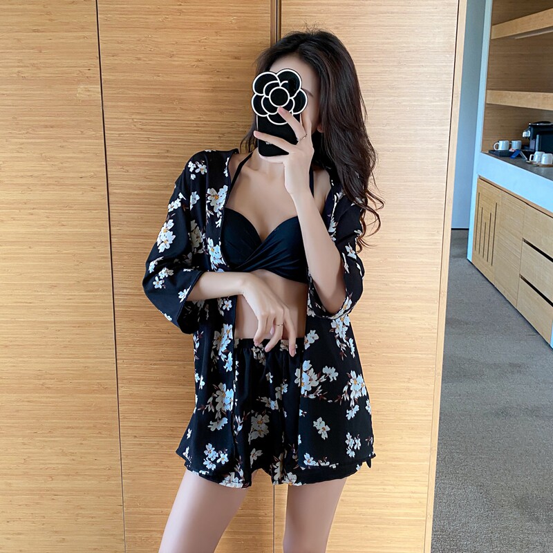 Bikini swimsuit three-piece 2021 Korean sexy small chest gathered conservative long-sleeved blouse two-piece spa swimsuit
