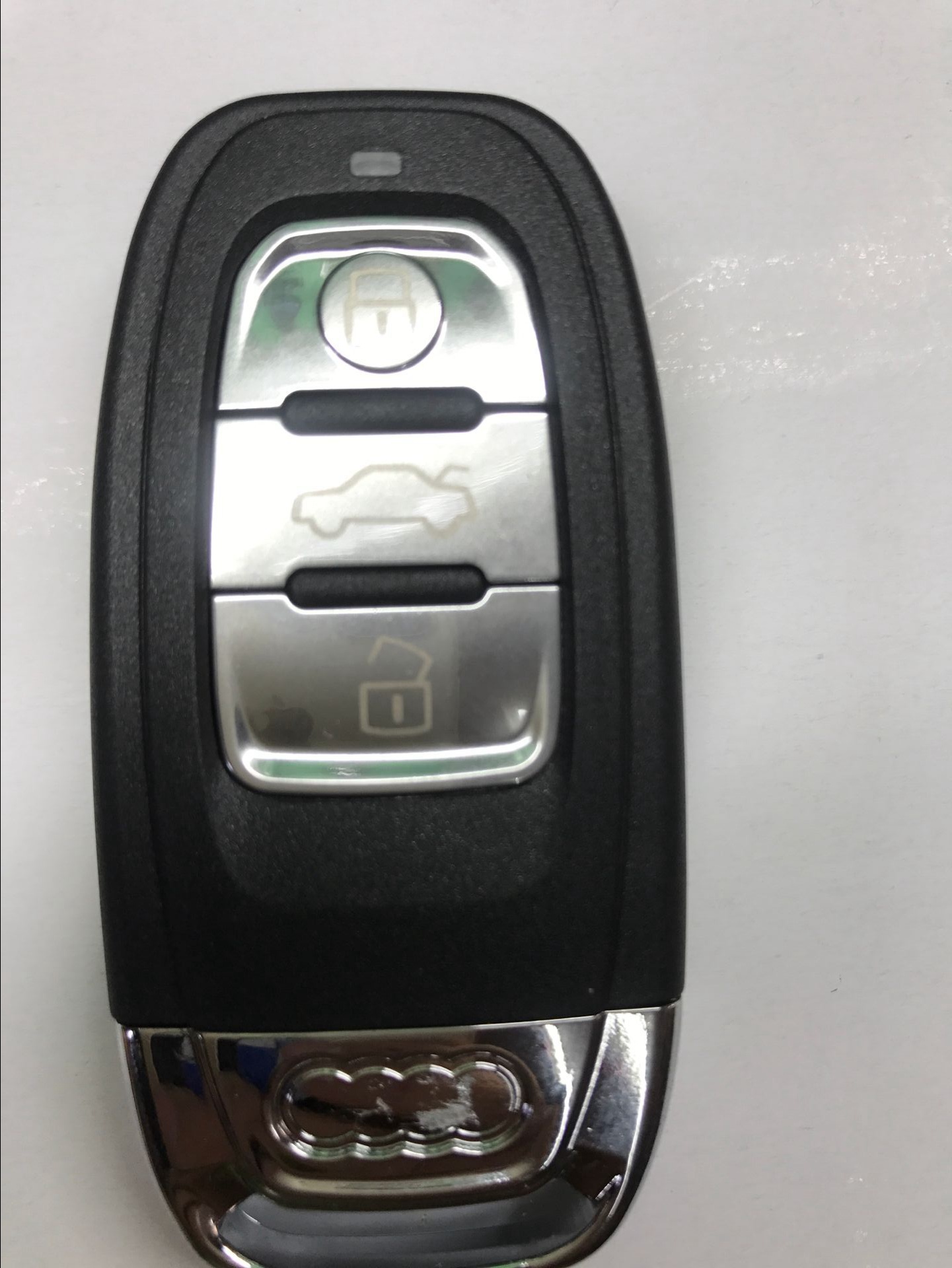 Chino Youcontrol Fox Audi A4L Q5 Half smart 754C card car key remote can be changed ID