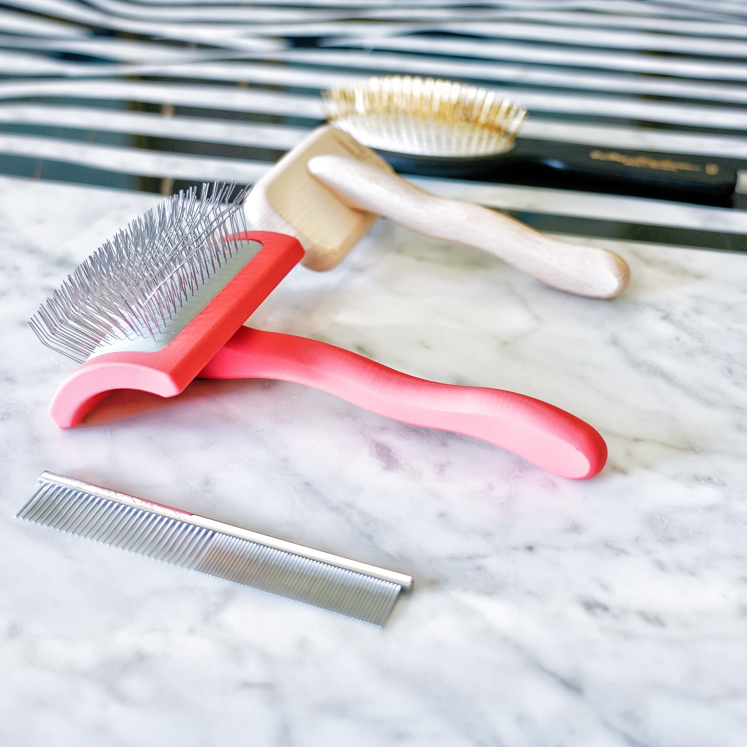 Big Fat Shop American Kristenson Christineson Cat and Dog Beauty Row Comb Handle Comb Pig Bristle Comb