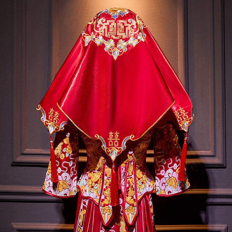 Red hijab bride wedding veil Chinese xiuhe dress vintage red embroidered satin fringe head embroidery hippa