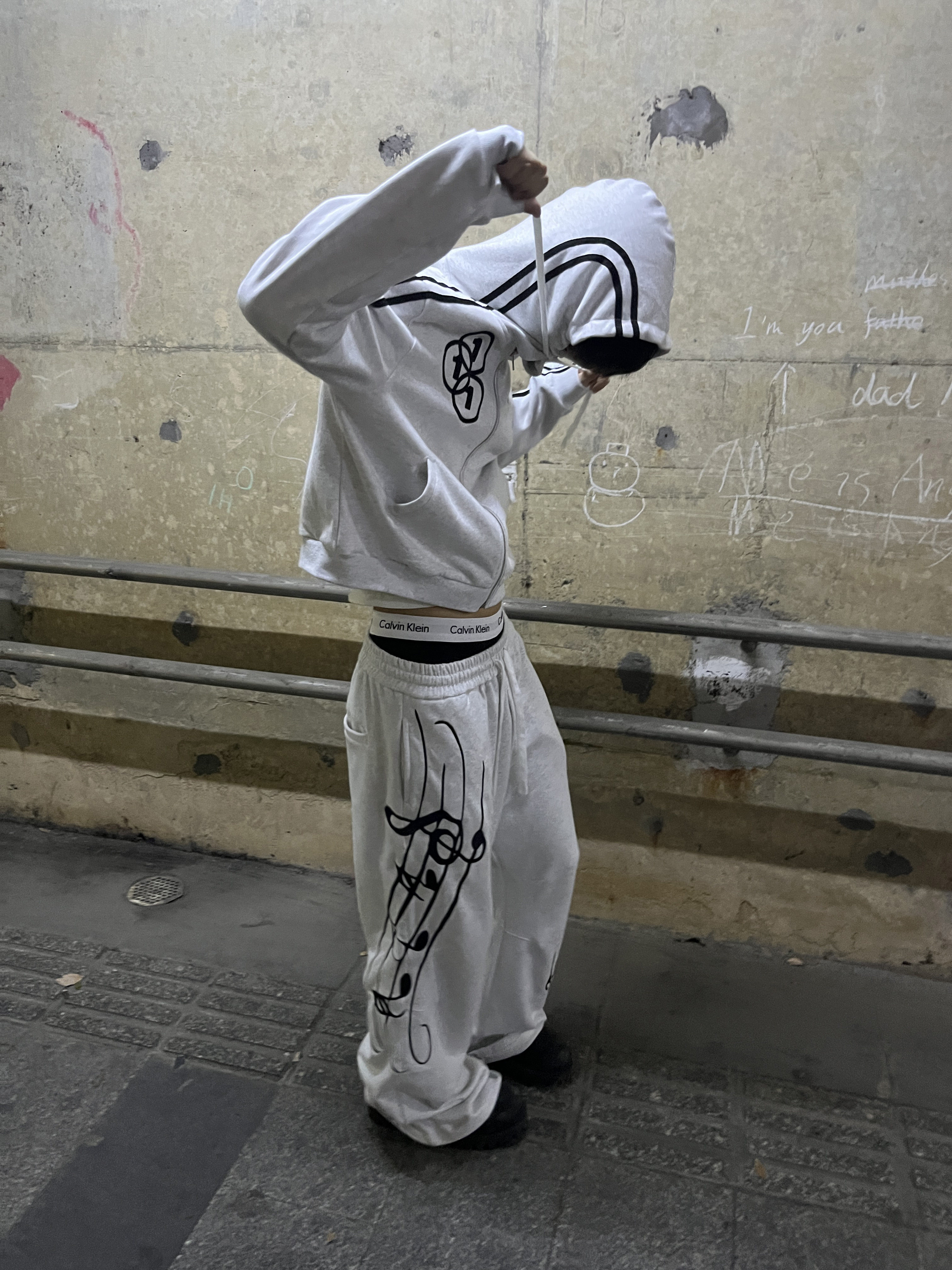 Chai (disassembled) 24aw sports music score embroidered sweatpants 