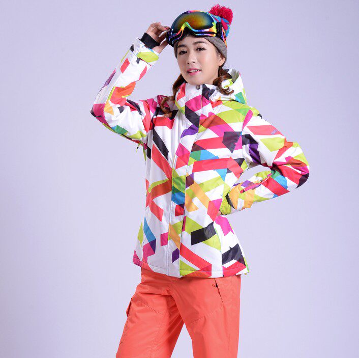 Outdoor brand ski clothing cleaning treatment for men and women wind and waterproof and warmth resistant to cold 30 degrees Snowtown