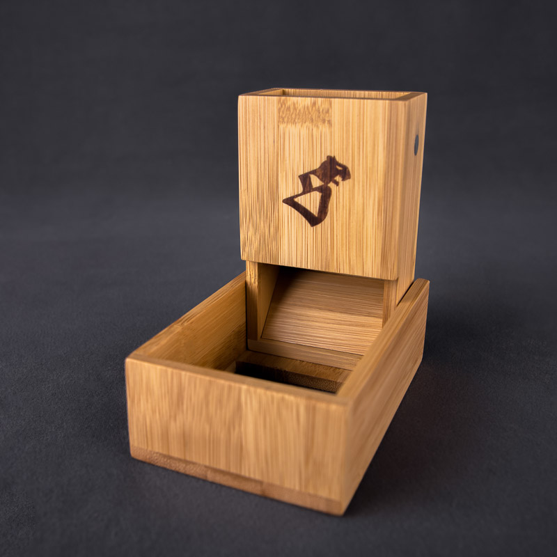 Board game dice tower wooden pocket portable bamboo dice storage running group sieve tower Lao Chu wood art third bomb